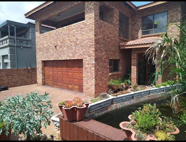 3 BEDROOM HOUSE FOR SALE IN SOUTH CREST